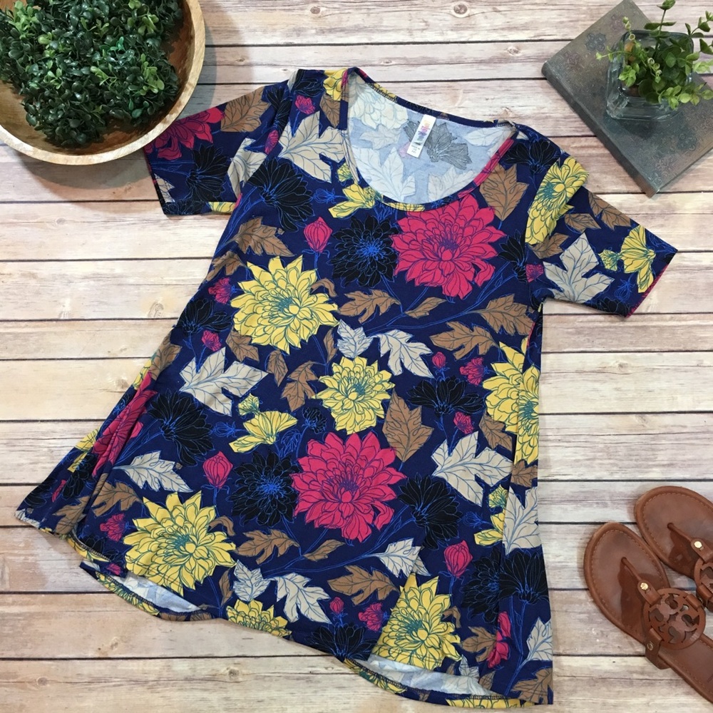 Size XXS LuLaRoe Floral/ Leaf Perfect T A-line Top